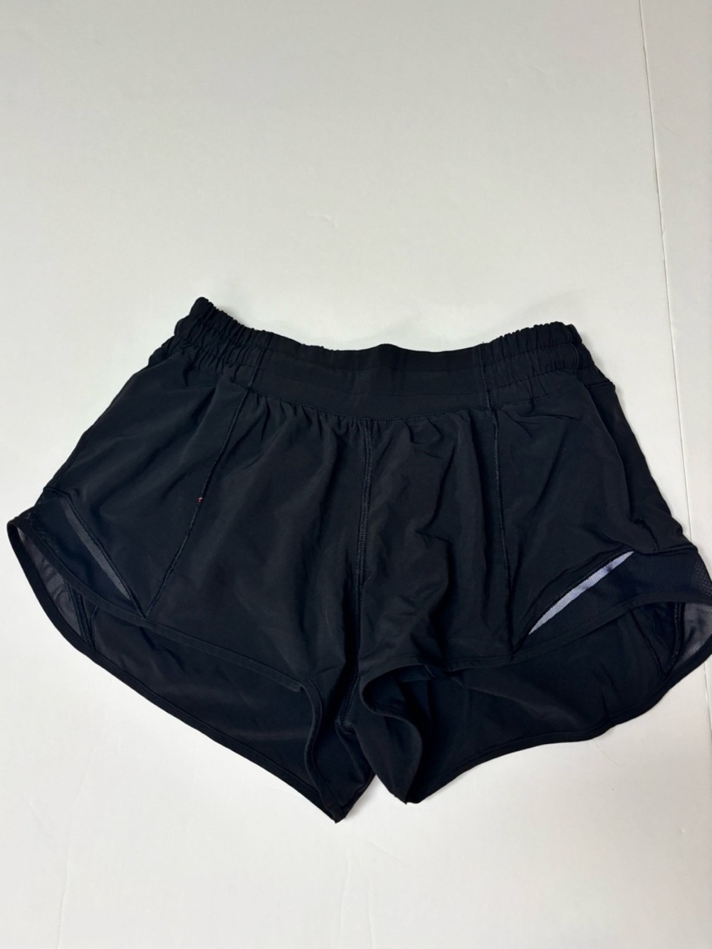 Lululemon Hotty Hot Shorts - Picture 2 of 8